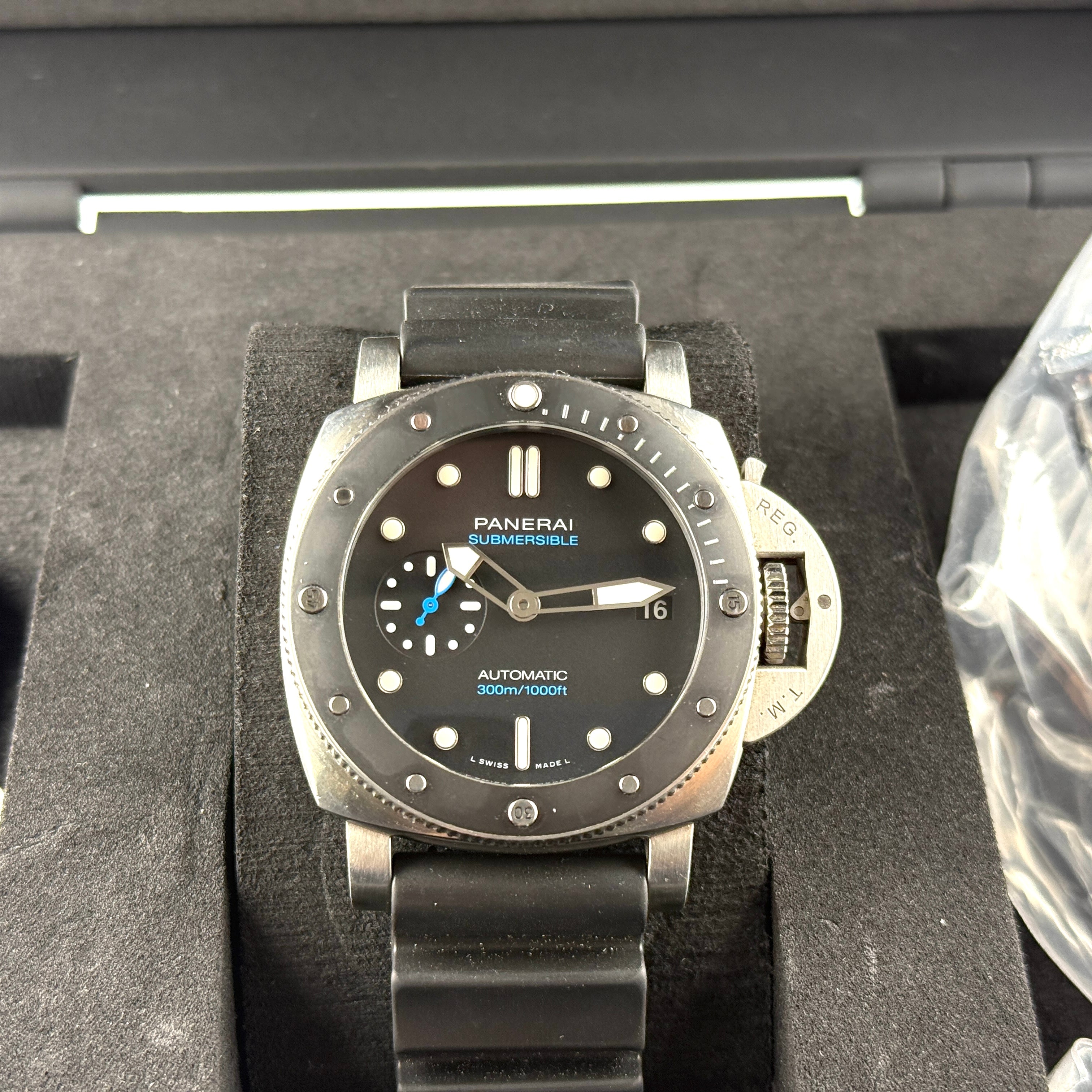 Panerai Submersible PAM00683