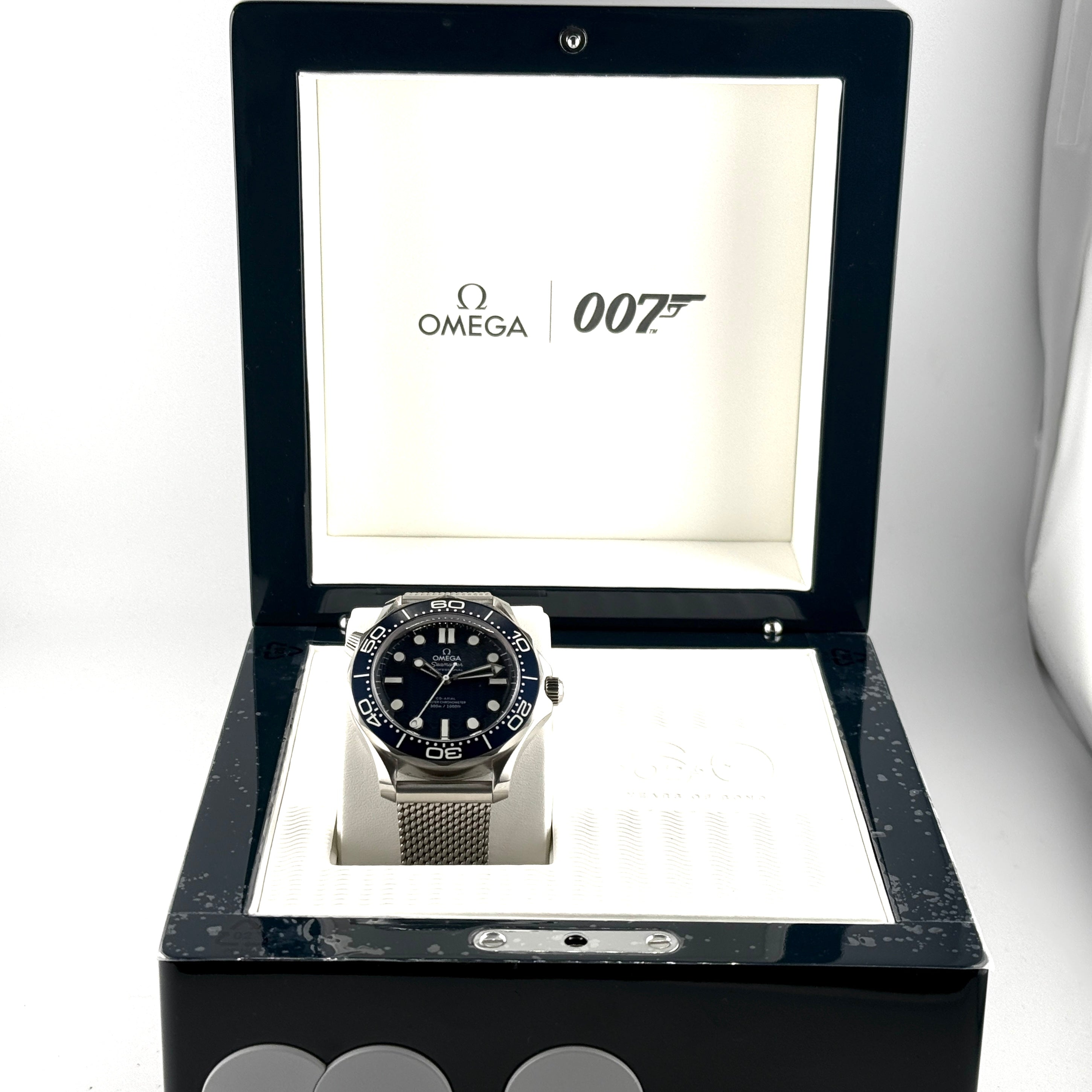 Omega Seamaster 007