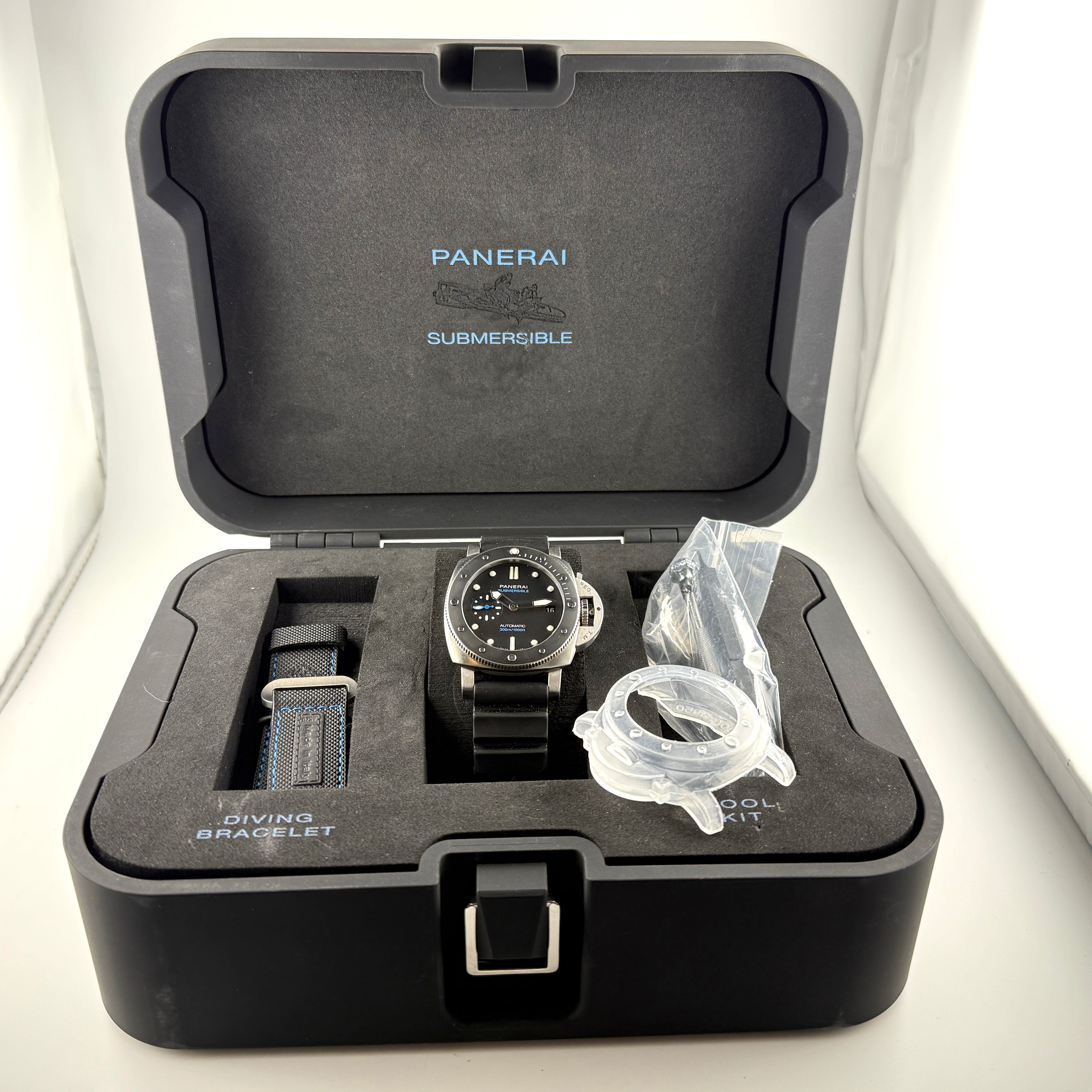 Panerai Submersible PAM00683