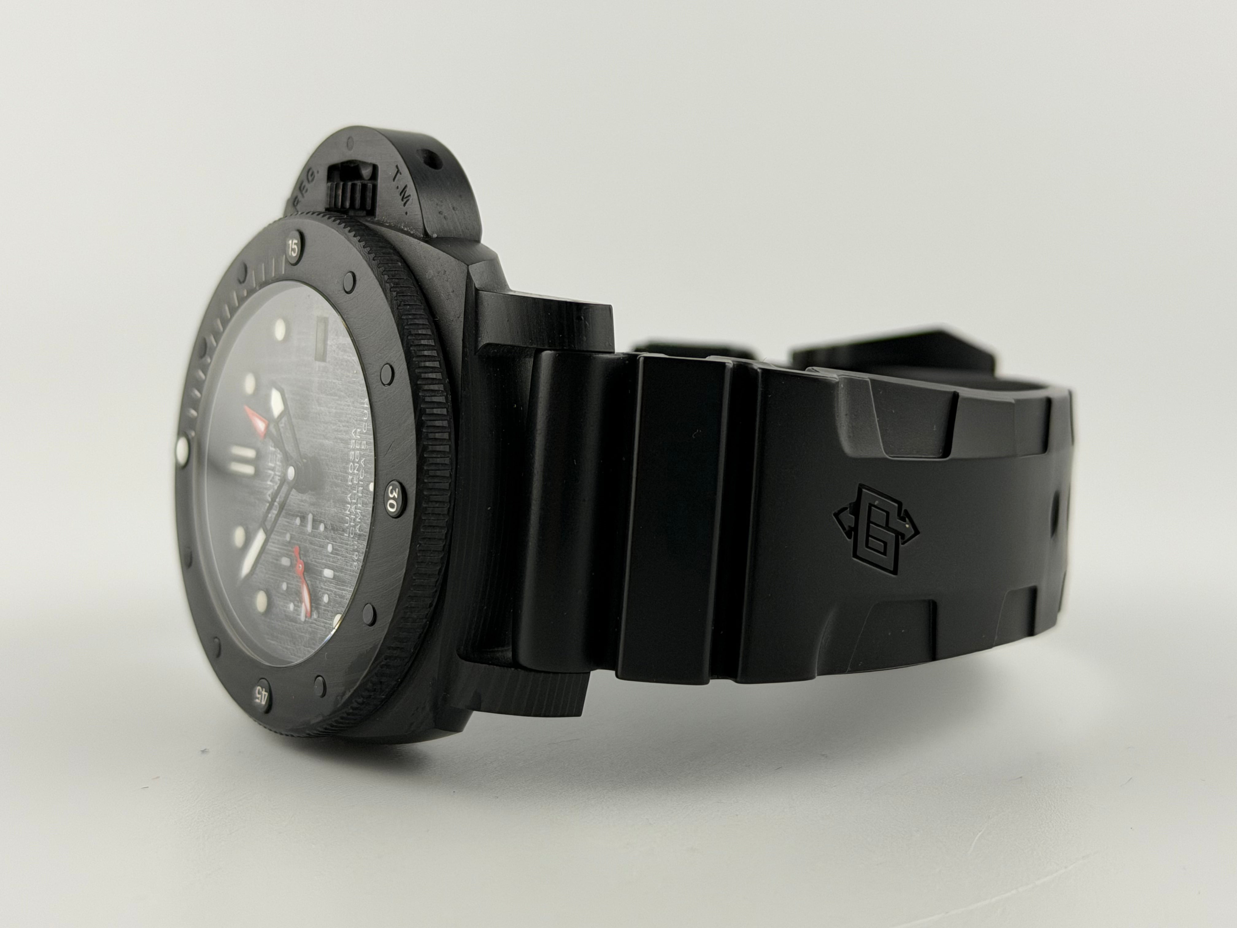 Panerai Submersible Luna Rossa PAM01309