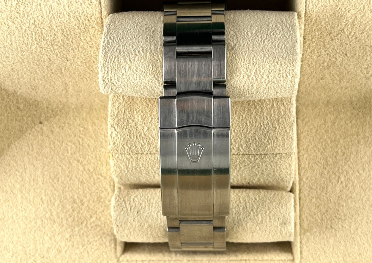Rolex Oyster Perpetual 124300