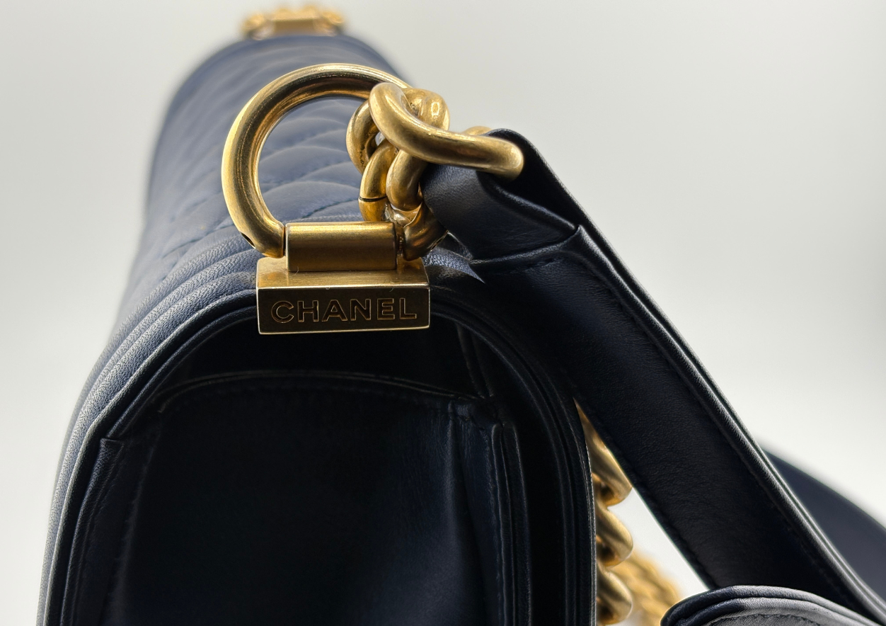 Chanel Boy 25