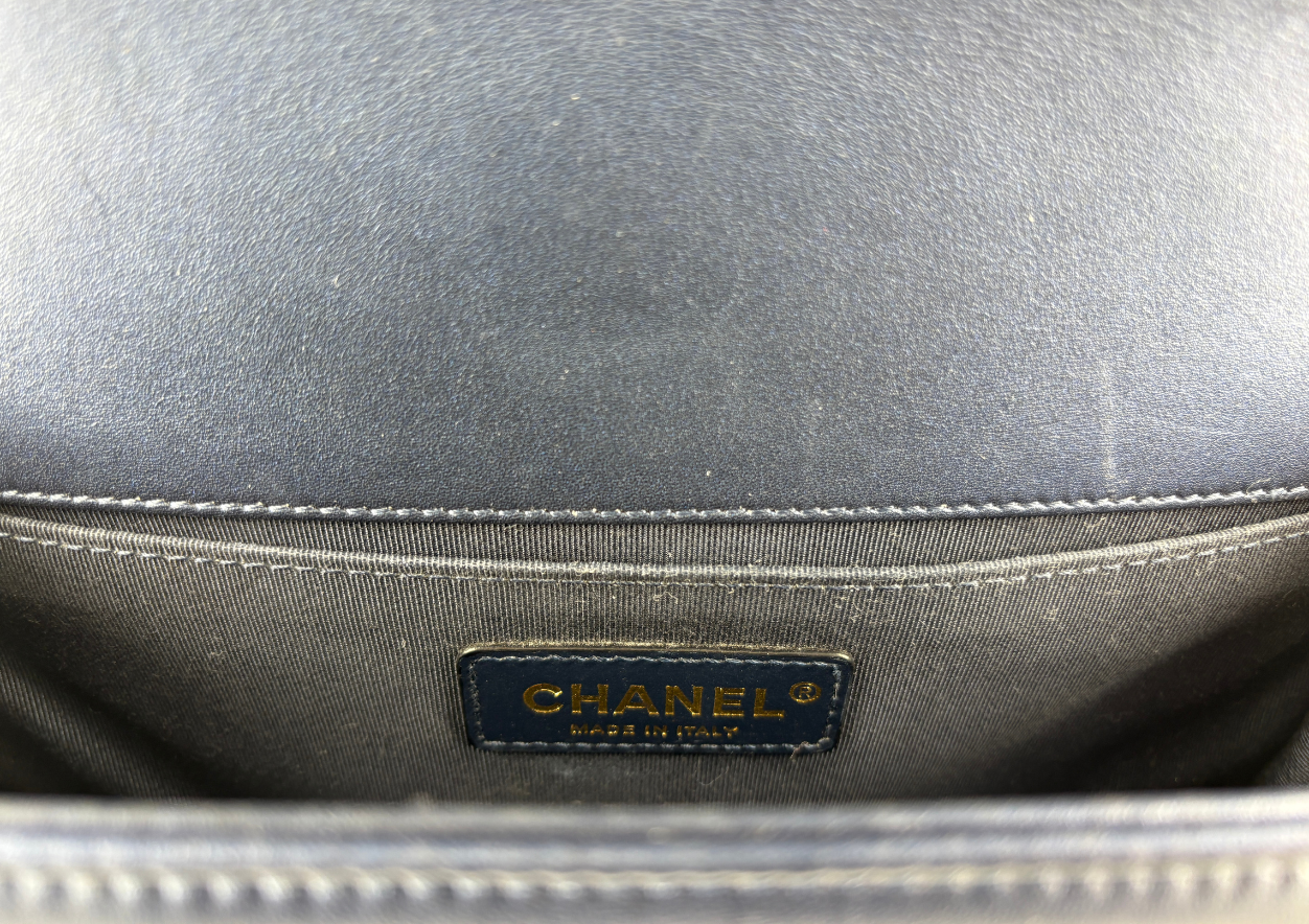 Chanel Boy 25